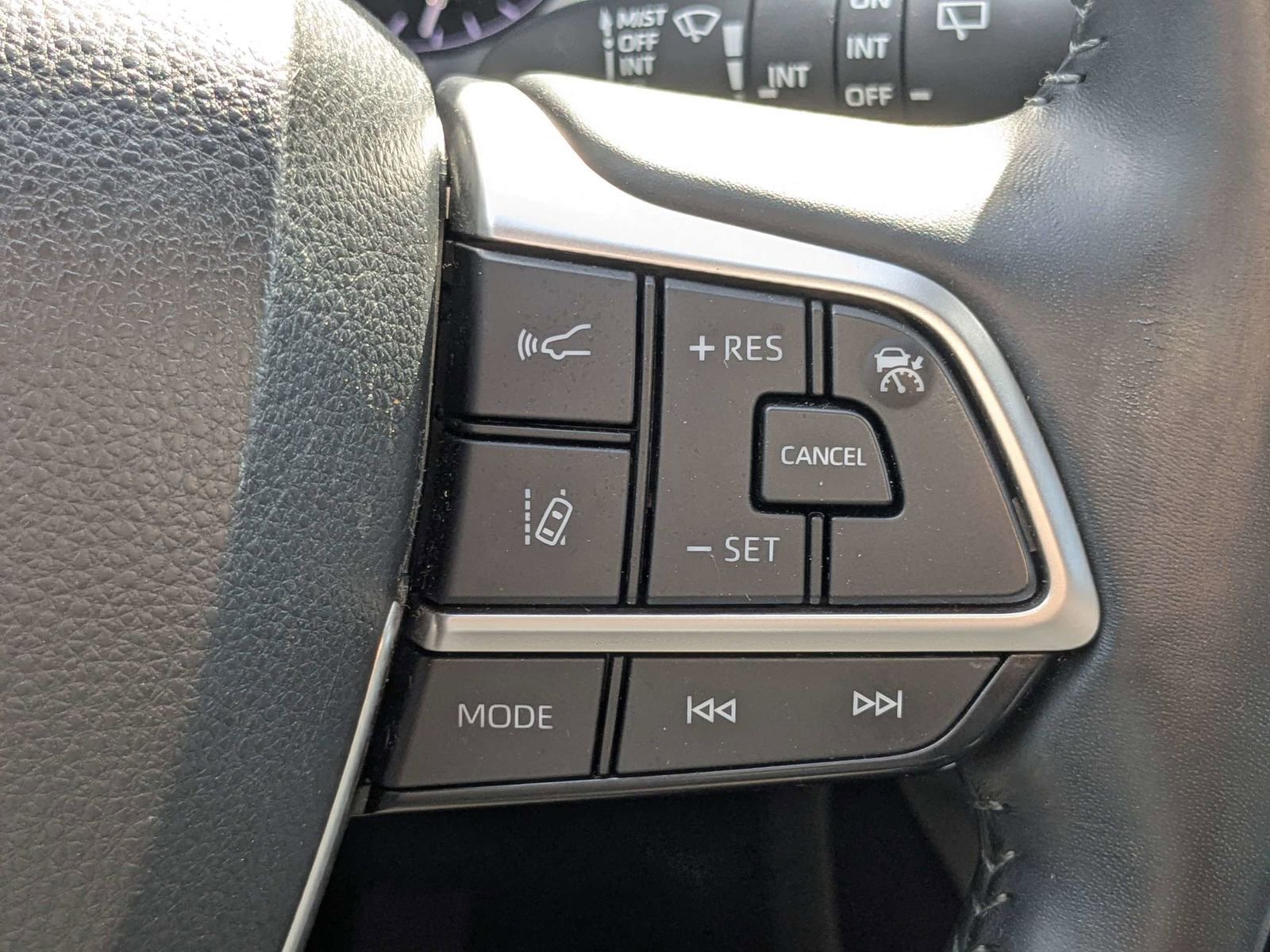 Used 2022 Toyota Highlander XLE image 29