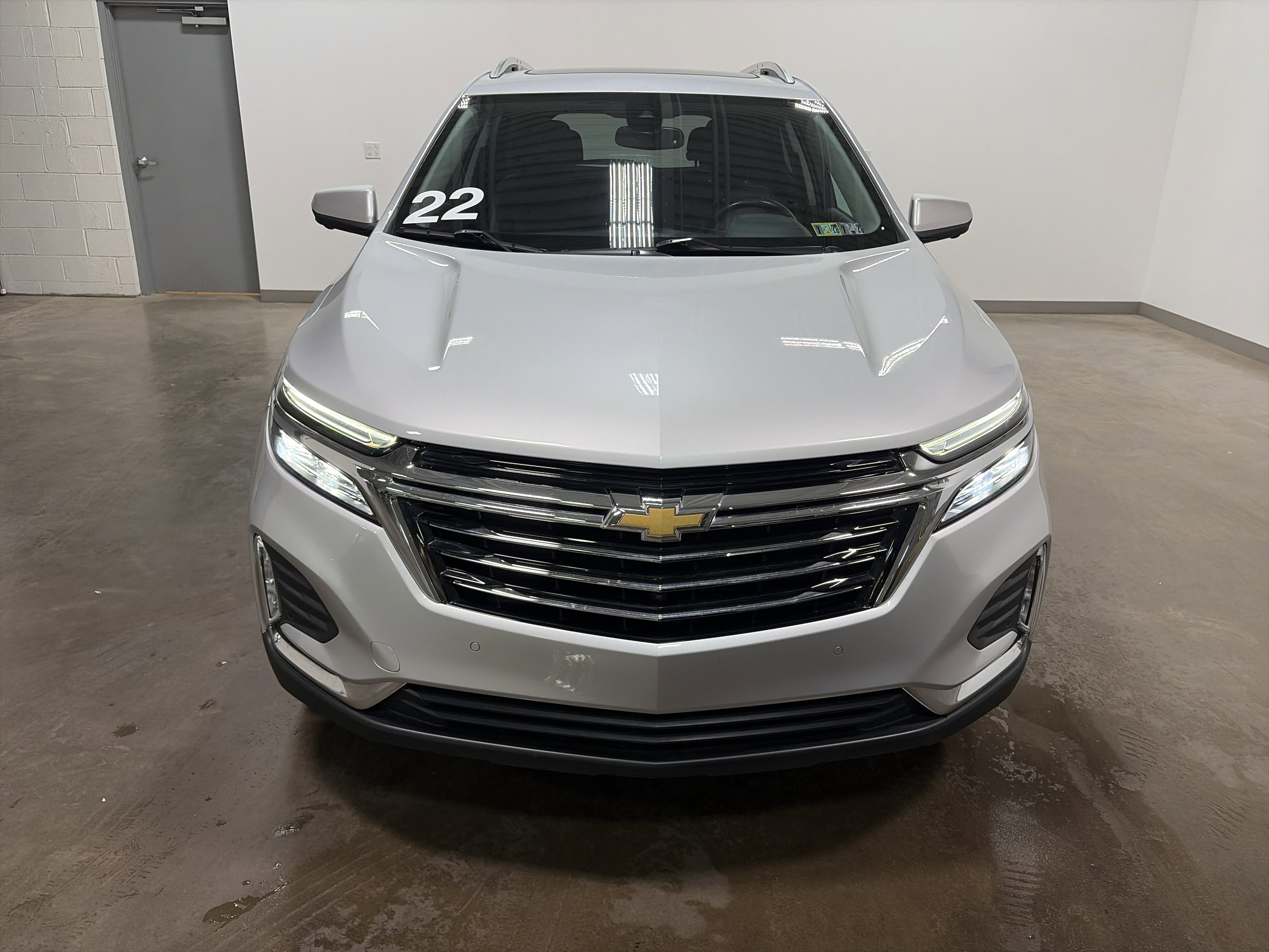 Used 2022 Chevrolet Equinox Premier AWD/4WD image 7