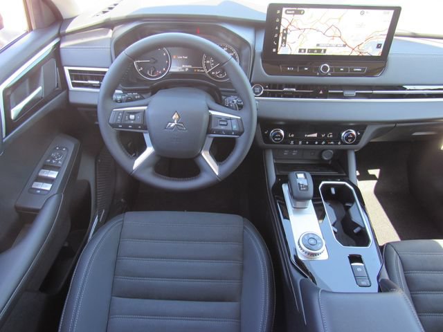 New 2026 Mitsubishi Outlander SE FWD image 17