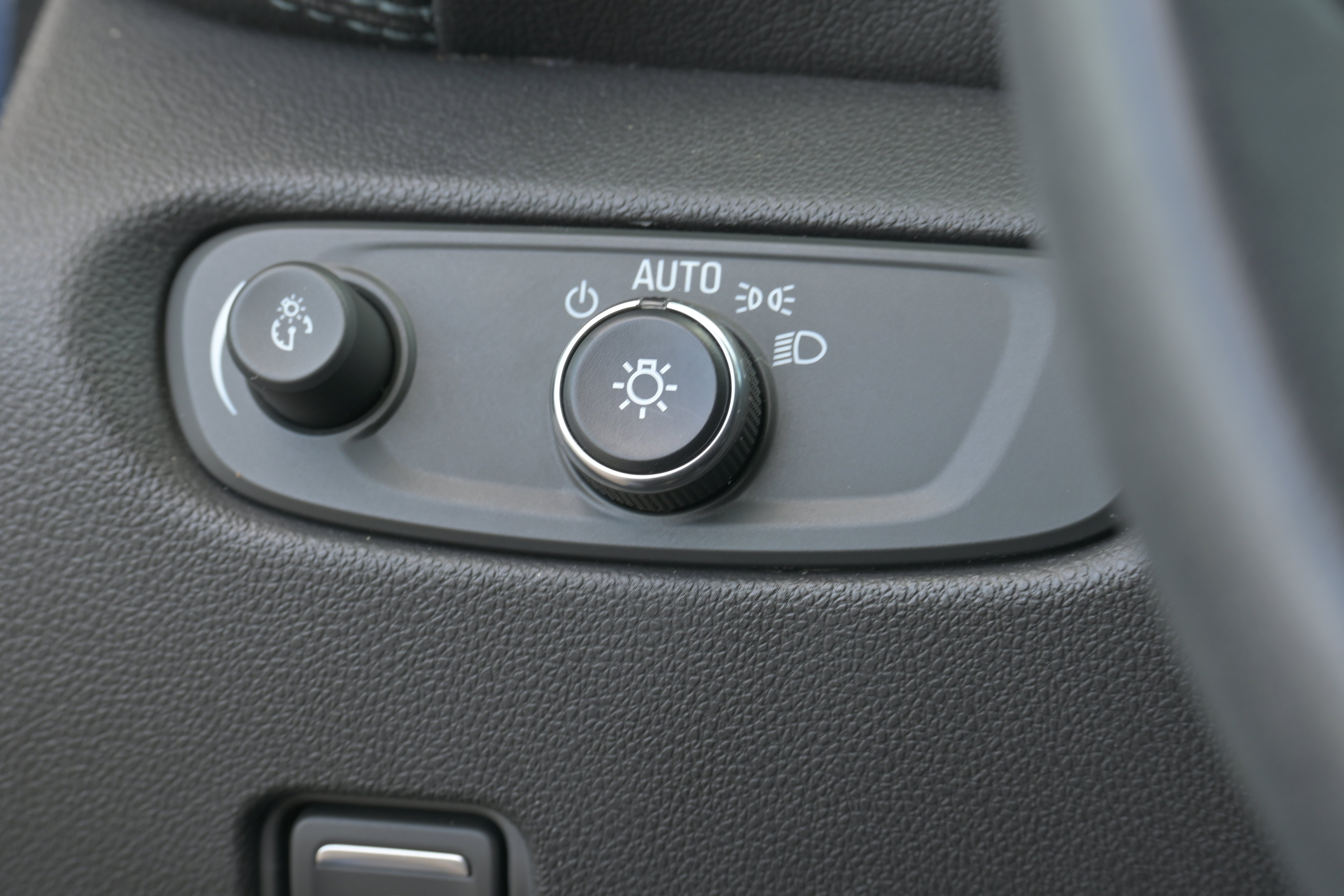 Used 2022 Chevrolet Blazer LT w/ Sound & Technology Package AWD/4WD image 21