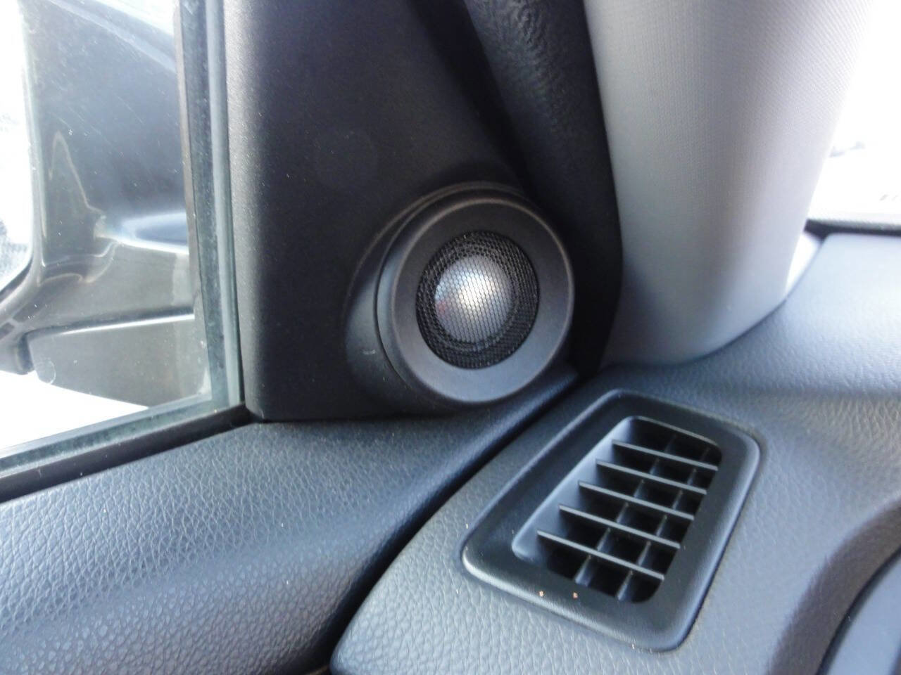 Used 2013 Honda Accord EX-L image 38