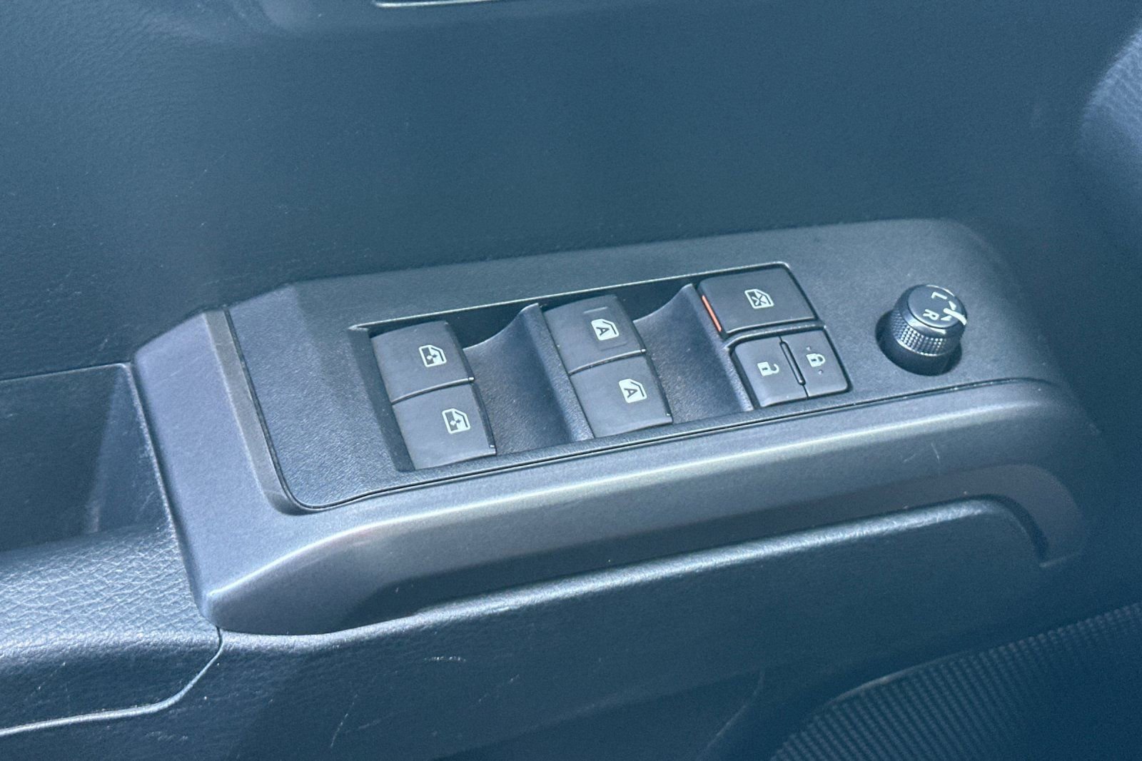 Used 2019 Toyota Tacoma TRD Sport w/ Technology Package image 11