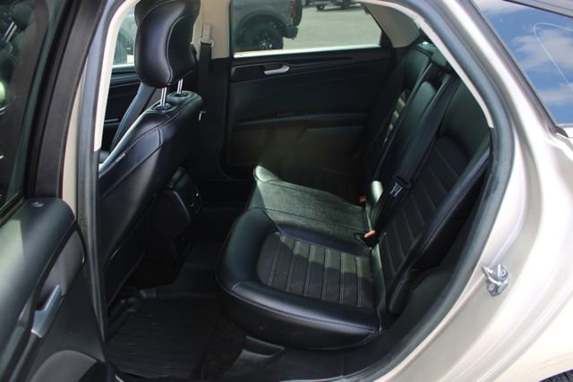 Used 2018 Ford Fusion SE w/ Equipment Group 201A image 15