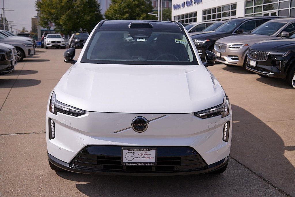 New 2025 Volvo EX90 Ultra image 5