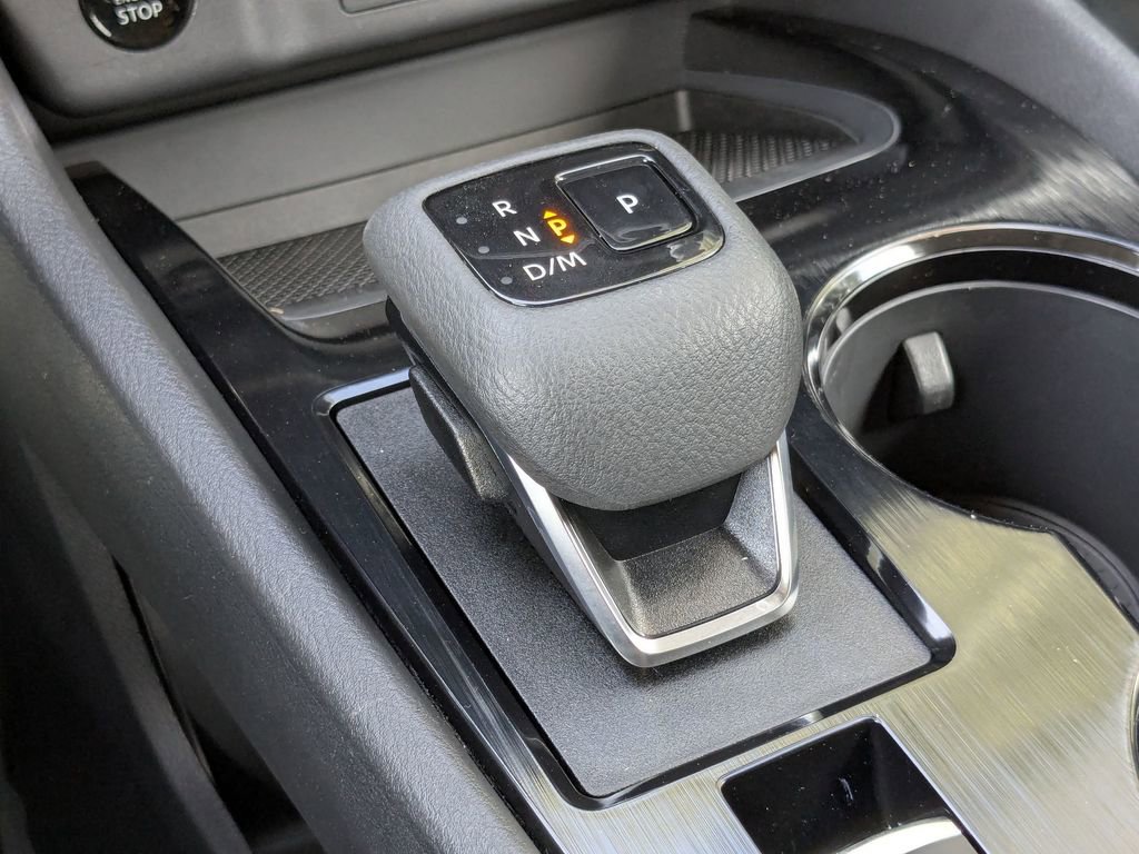 Used 2025 Nissan Rogue SV image 22