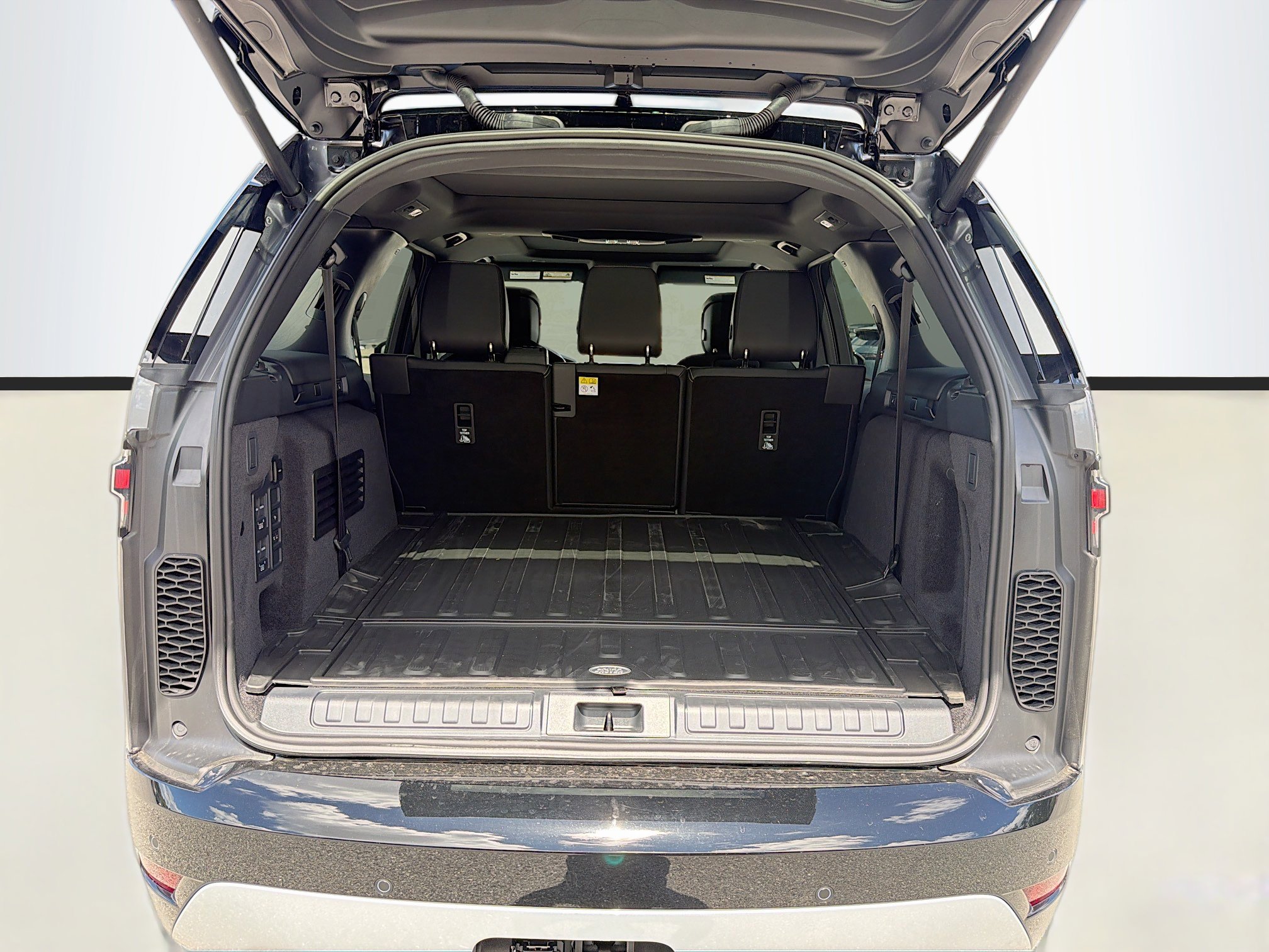 New 2026 Land Rover Discovery Limited Edition AWD/4WD image 12