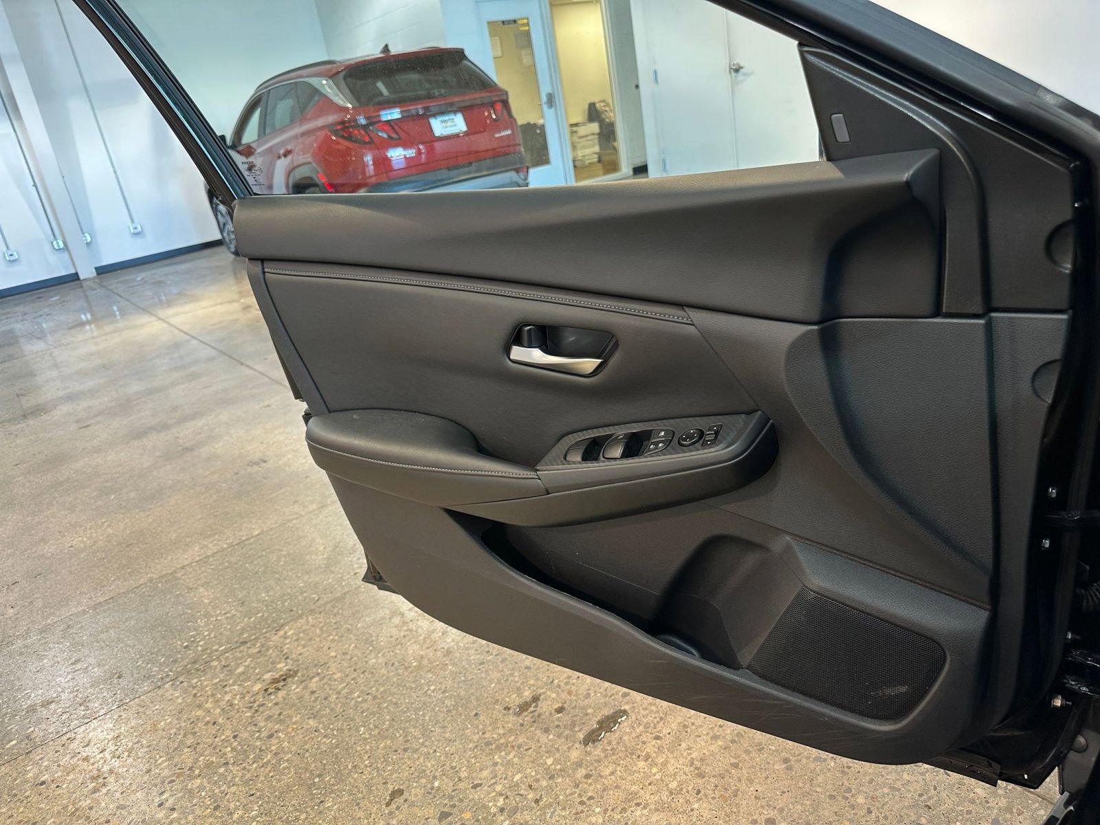 Used 2025 Nissan Sentra SV image 18