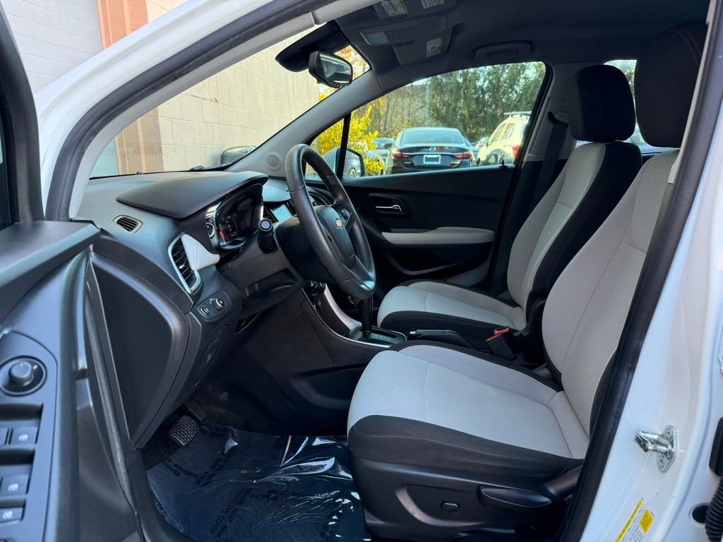 Used 2020 Chevrolet Trax LS w/ Tint and Cruise Package image 11