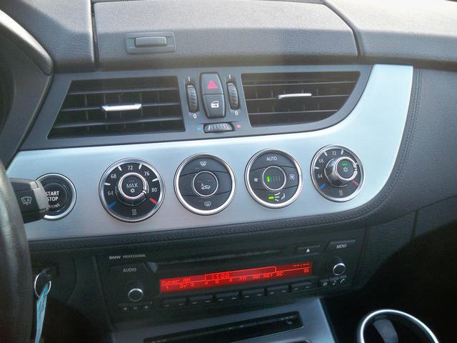 Used 2011 BMW Z4 sDrive35i image 10