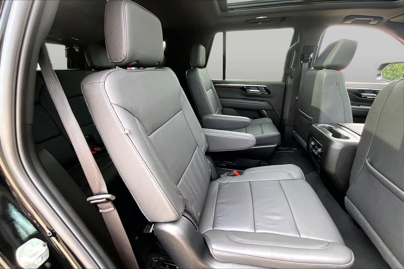 Used 2026 Chevrolet Tahoe Z71 w/ Comfort Package AWD/4WD image 21