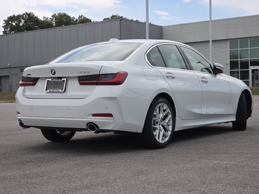 Used 2025 BMW 330i xDrive Sedan AWD/4WD image 9