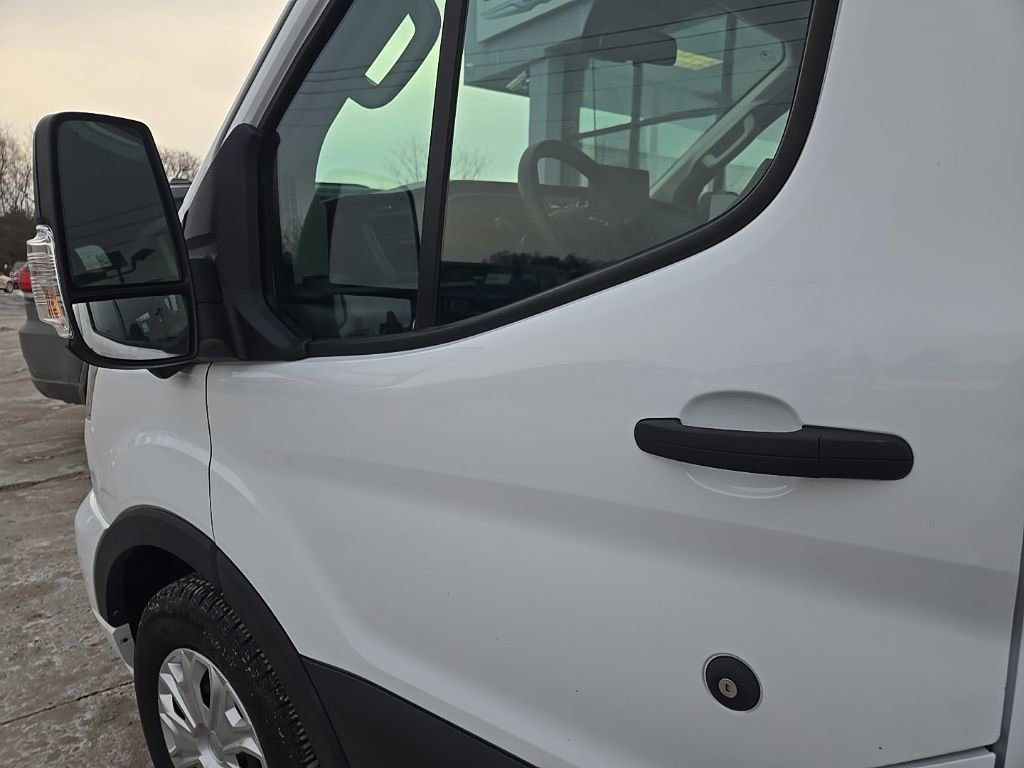 Used 2023 Ford Transit 350 XLT image 28