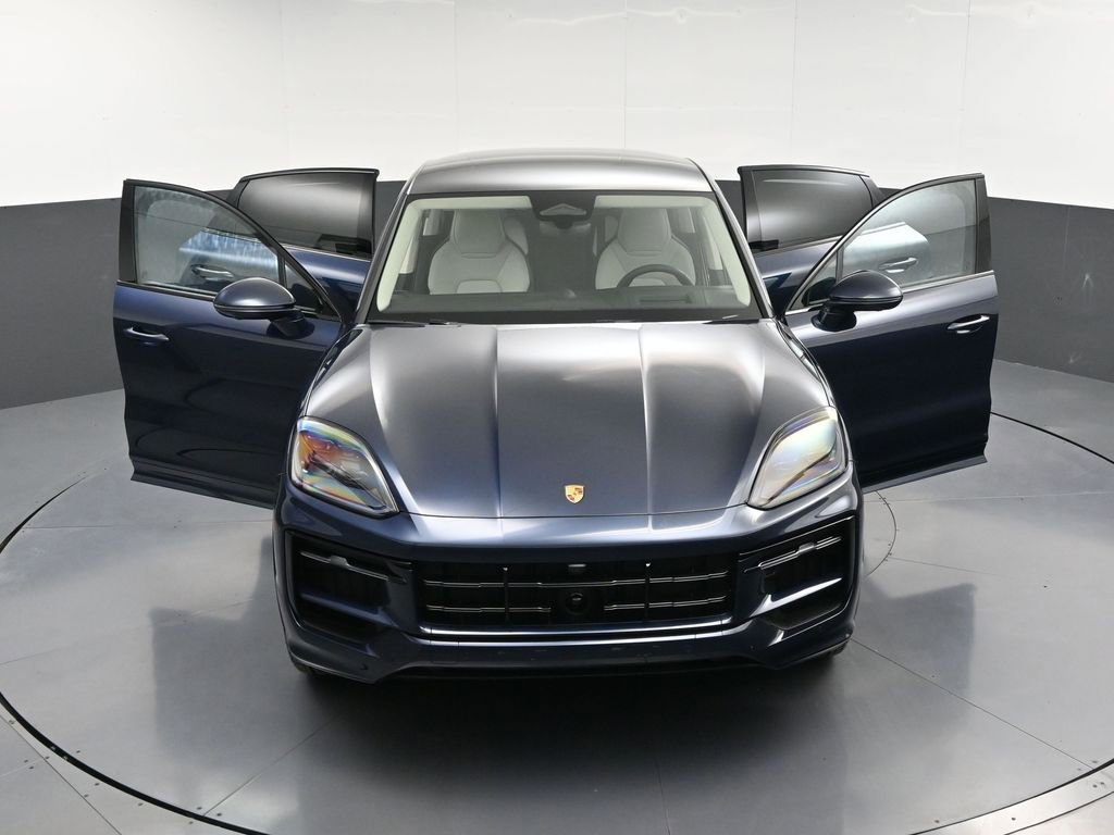 New 2026 Porsche Cayenne GTS image 37