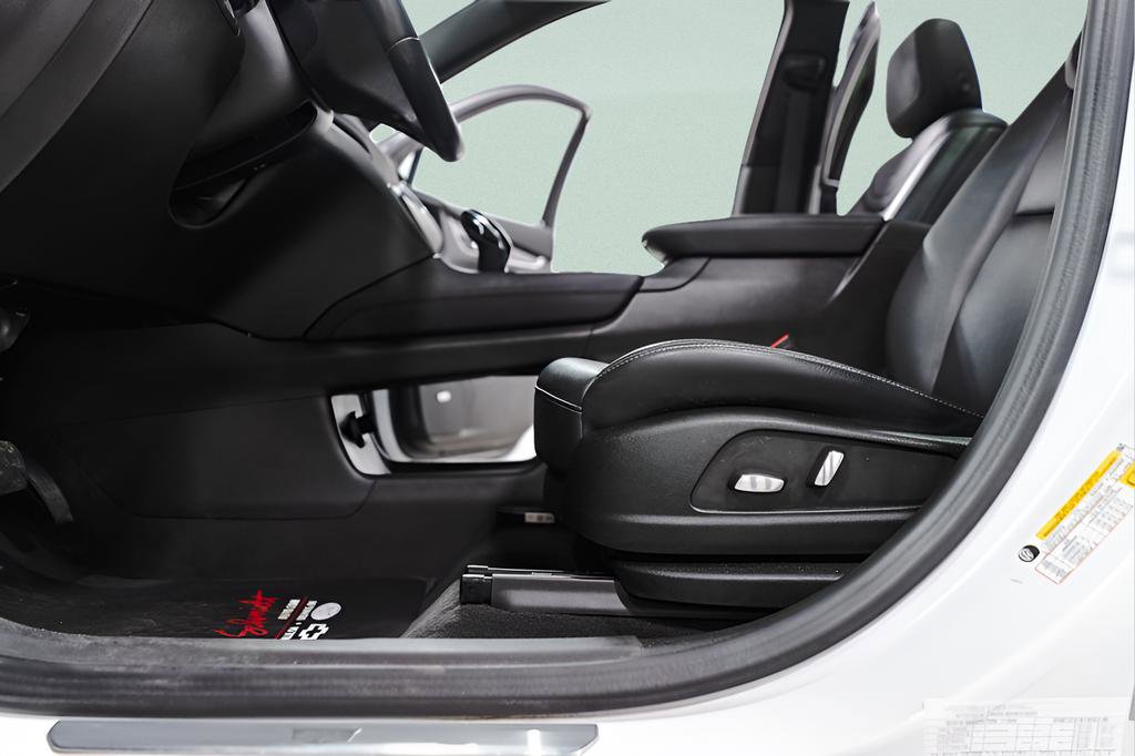 Used 2023 Cadillac XT6 Luxury image 27