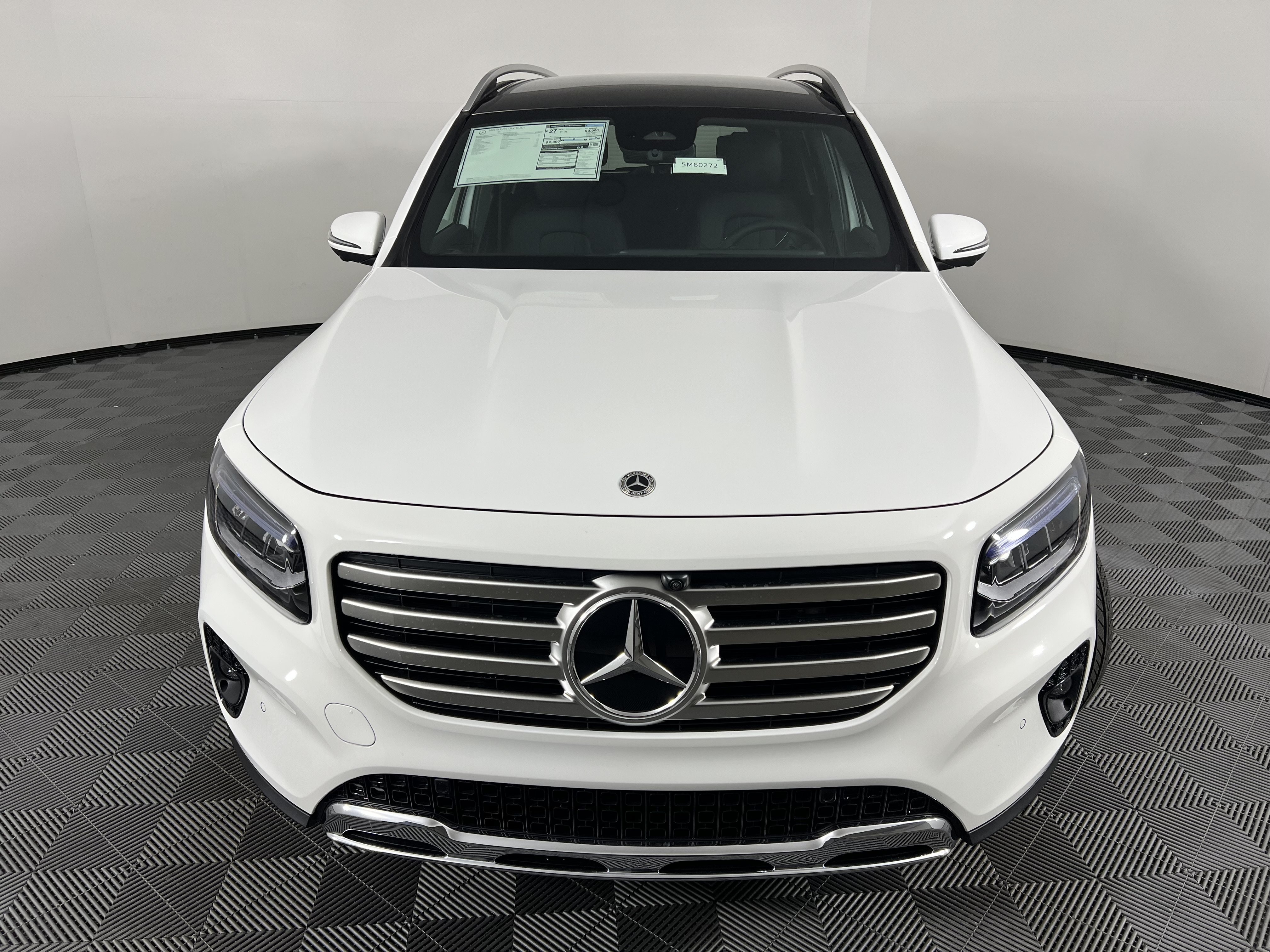 Used 2026 Mercedes-Benz GLB 250 4MATIC image 5