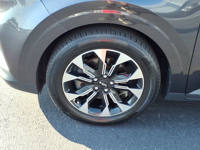 Used 2023 Kia Carnival EX FWD image 33