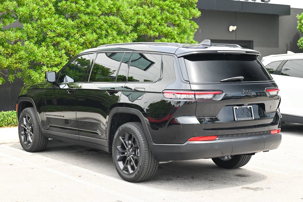 Used 2025 Jeep Grand Cherokee L Limited AWD/4WD image 6