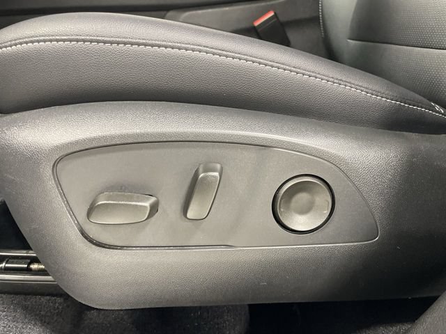 Certified 2025 Chevrolet Traverse LT AWD/4WD image 12
