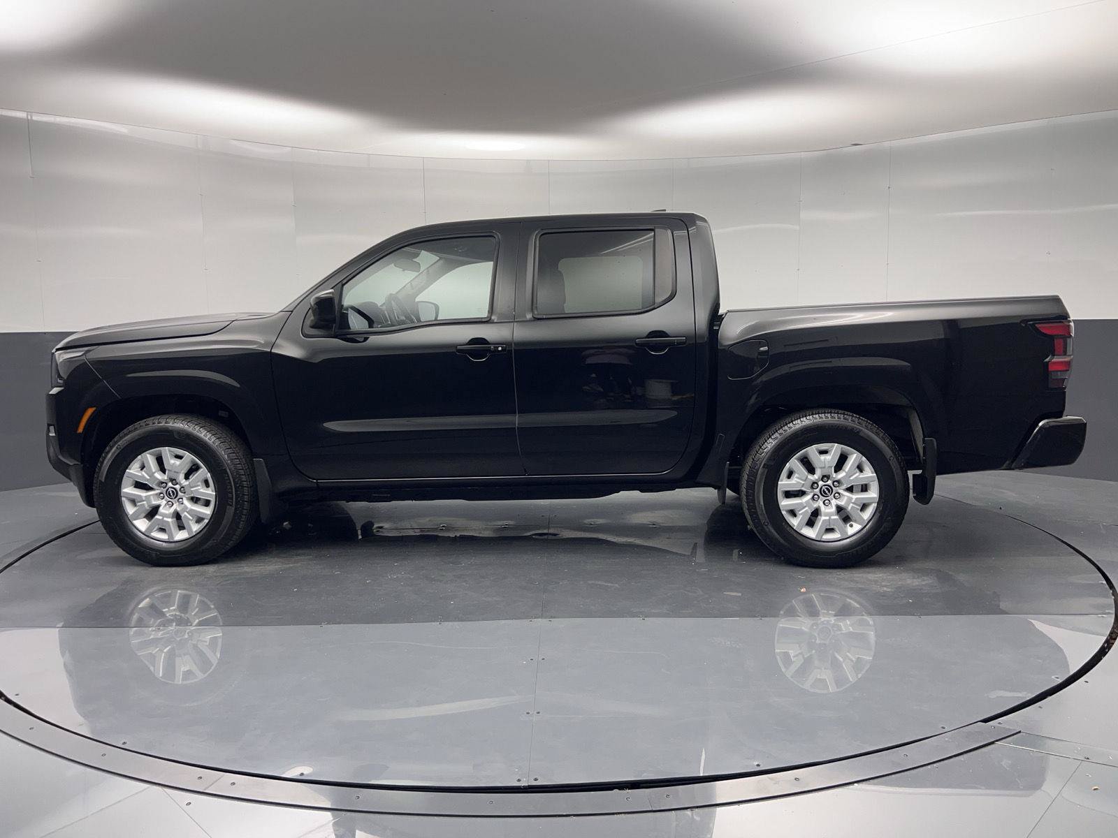 Used 2022 Nissan Frontier SV RWD image 32