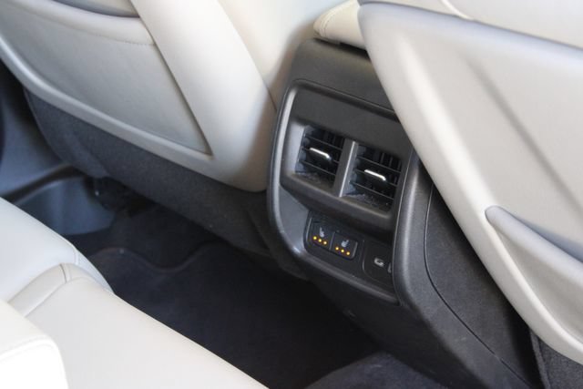 Used 2022 Cadillac XT4 Premium Luxury w/ Technology Package FWD image 32