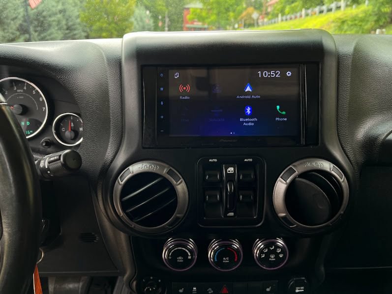 Used 2018 Jeep Wrangler Unlimited Sport S AWD/4WD image 14