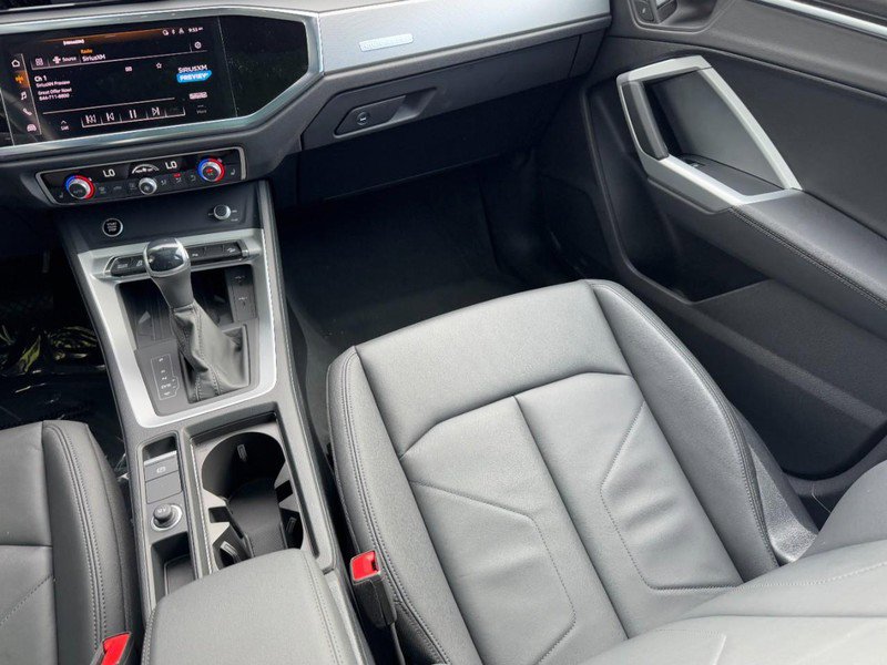 Used 2024 Audi Q3 2.0T Premium Plus w/ Premium Plus Package image 16