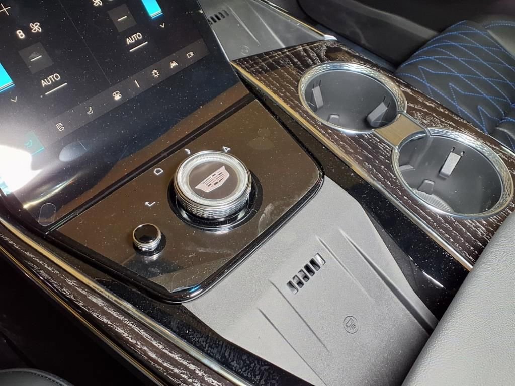 New 2025 Cadillac Escalade IQ Luxury 1 AWD/4WD image 19