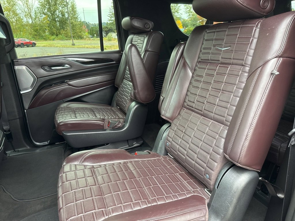 Used 2022 Cadillac Escalade ESV Premium Luxury Platinum image 17