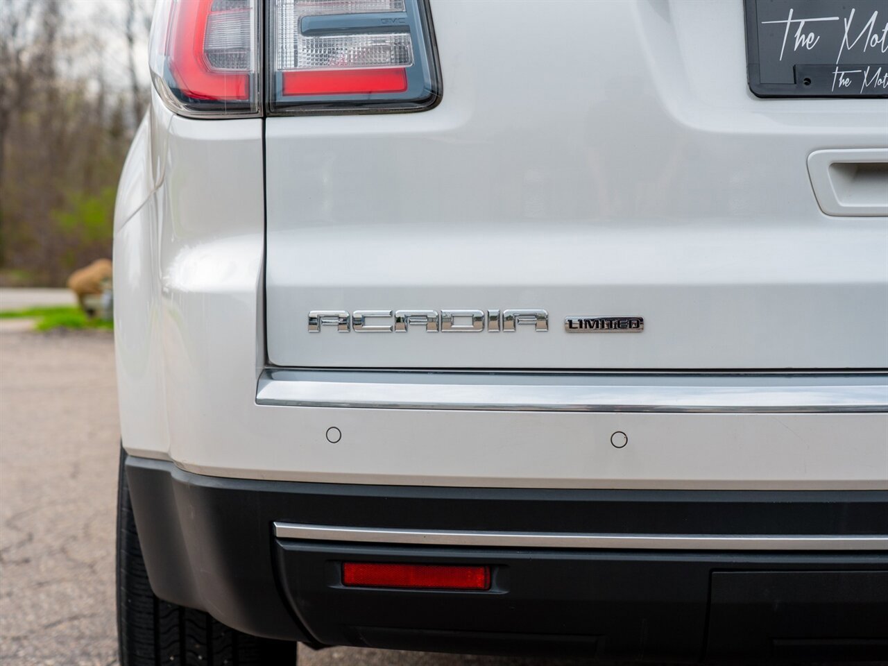 Used 2017 GMC Acadia Limited SLT AWD/4WD image 10