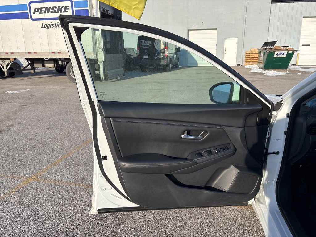 Used 2024 Nissan Sentra SV FWD image 26