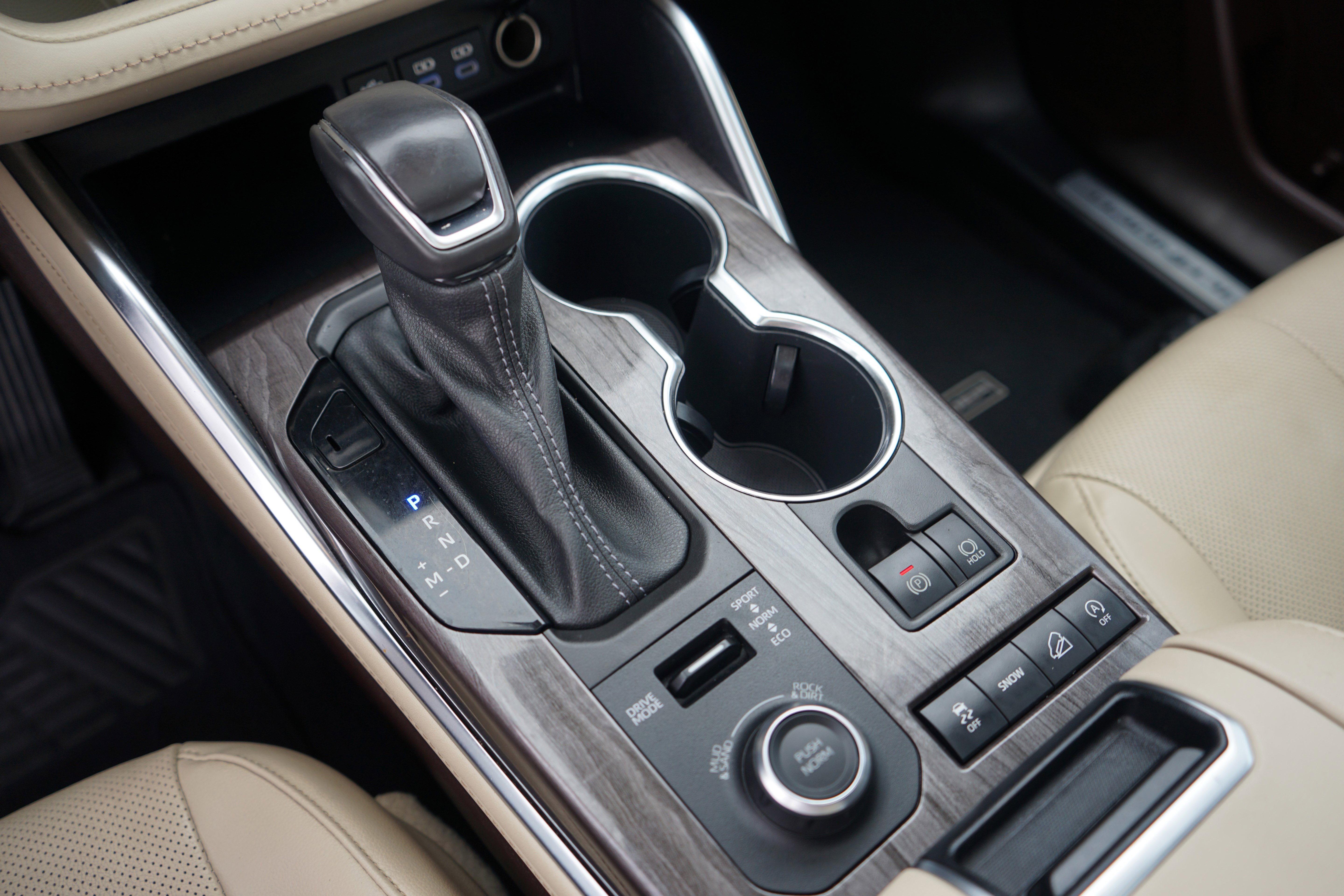 Used 2022 Toyota Highlander Limited image 19