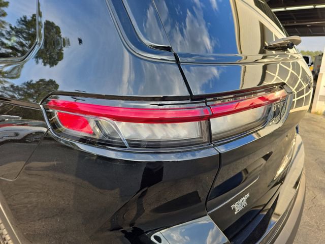 Used 2025 Jeep Grand Cherokee L Limited w/ Black Appearance Package image 34