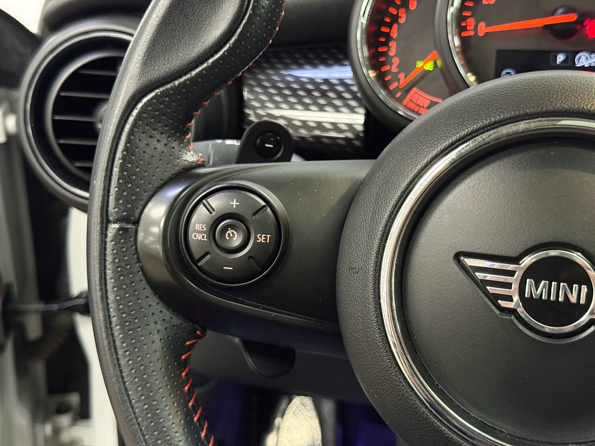 Used 2020 MINI Cooper S FWD image 28