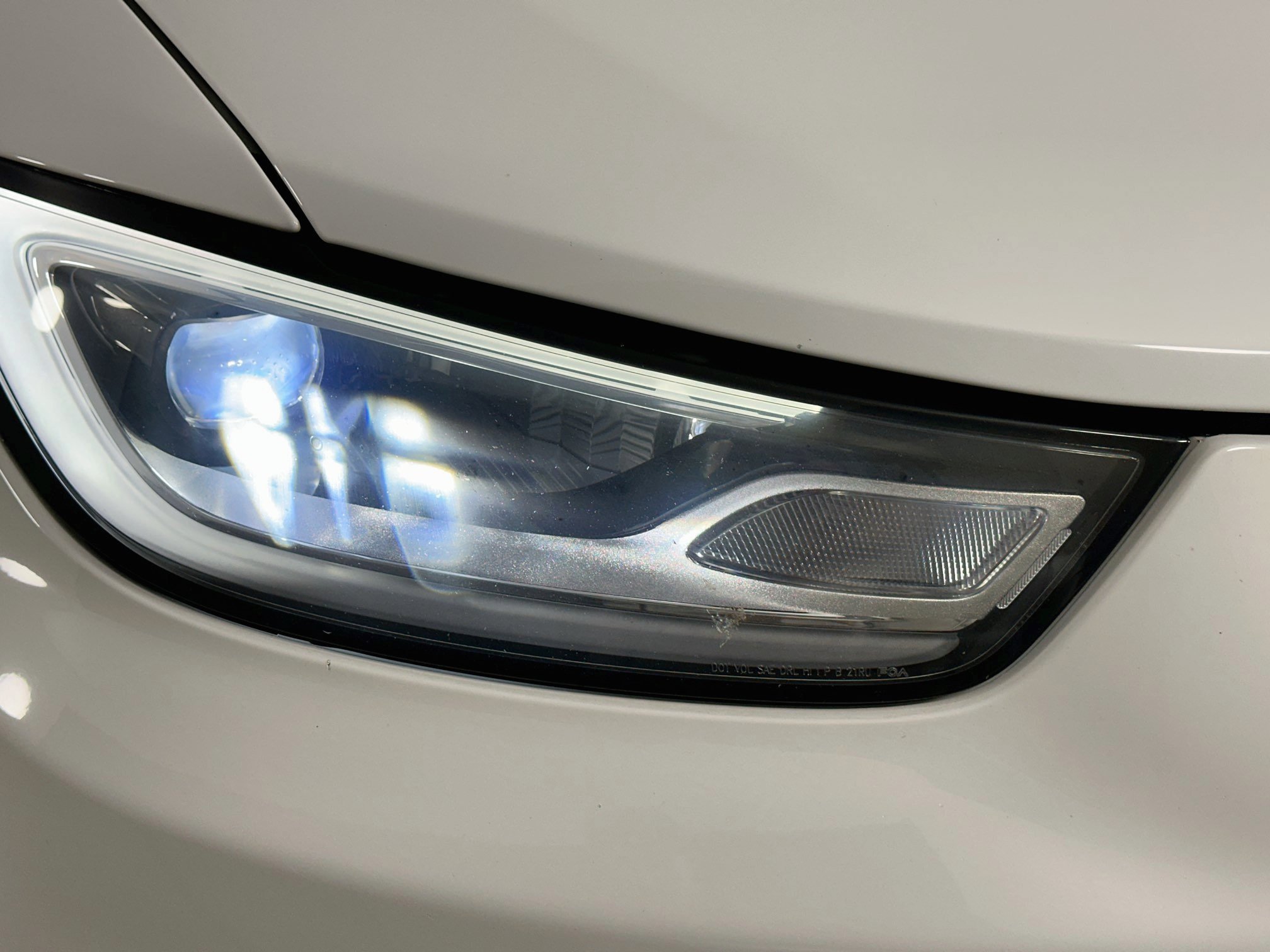 Used 2025 Chrysler Pacifica Limited FWD image 39