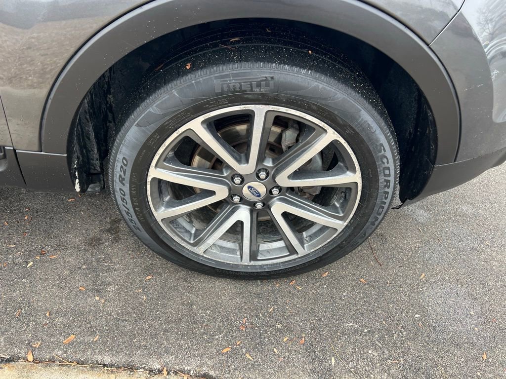 Used 2015 Ford Explorer XLT w/ Equipment Group 202A image 11