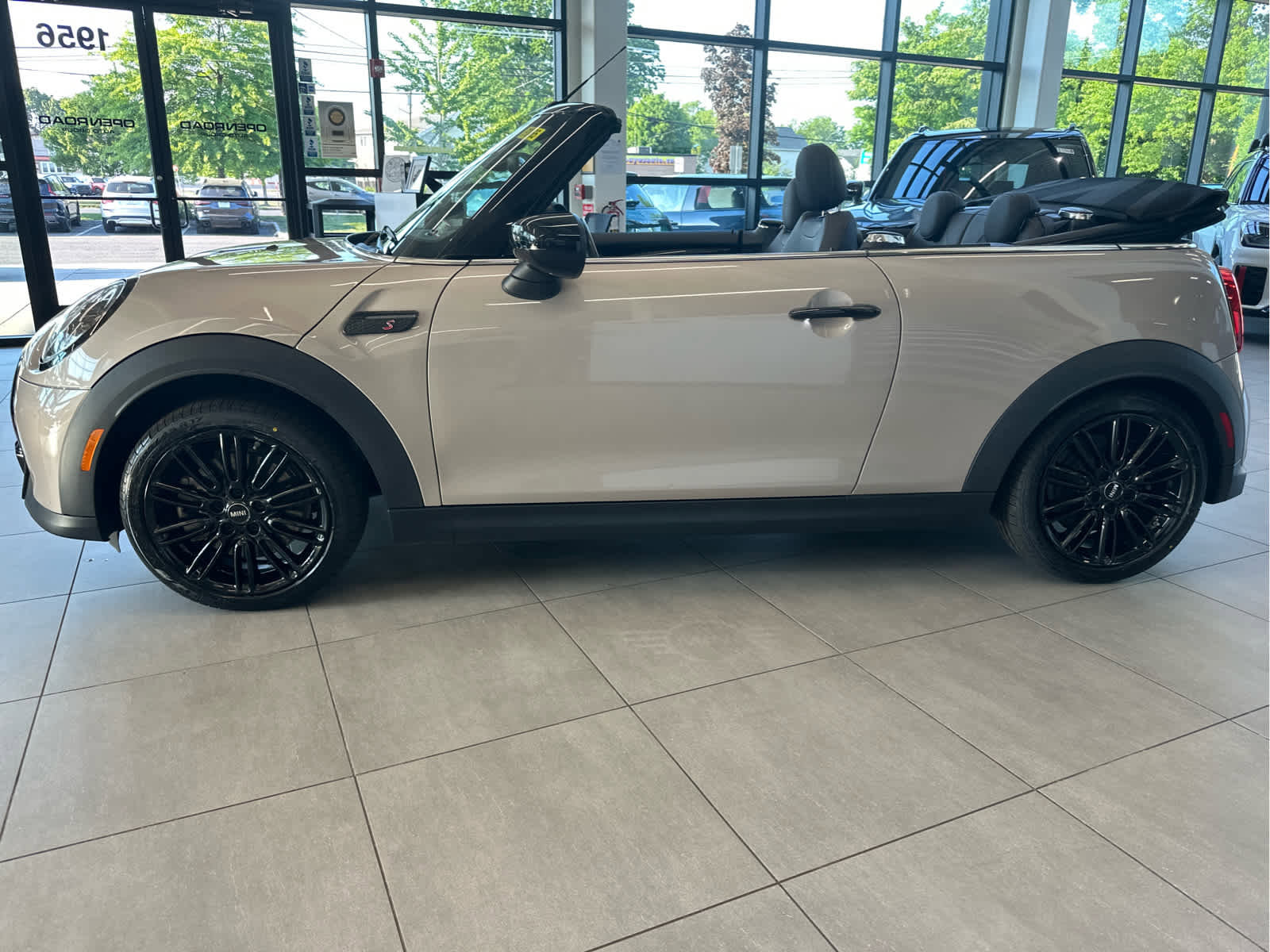 Used 2023 MINI Cooper S FWD image 11