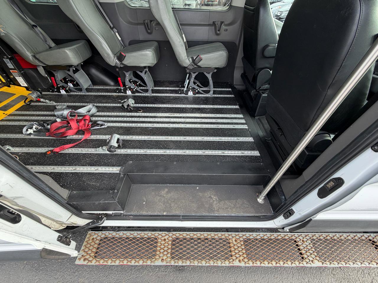 Used 2020 Ford Transit 150 XL RWD image 35