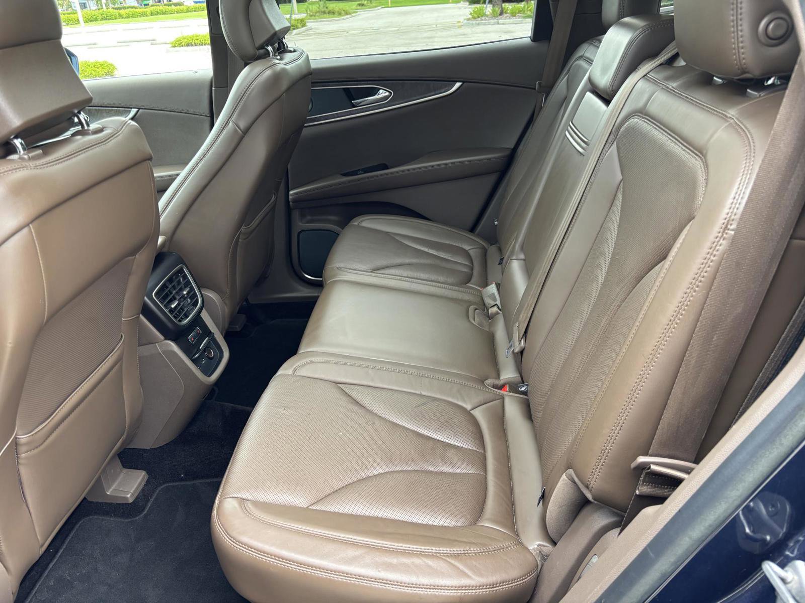 Used 2017 Lincoln MKX Reserve w/ Driver Assistance Package image 13