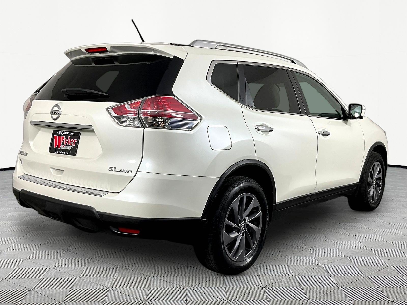 Used 2016 Nissan Rogue SL w/ SL Premium Package AWD/4WD image 6