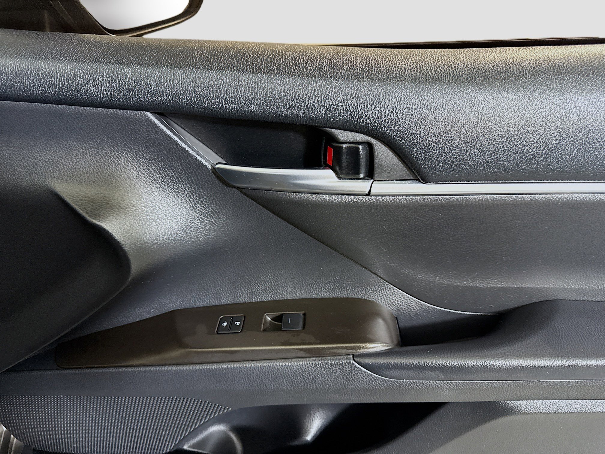 Used 2022 Toyota Camry SE image 30