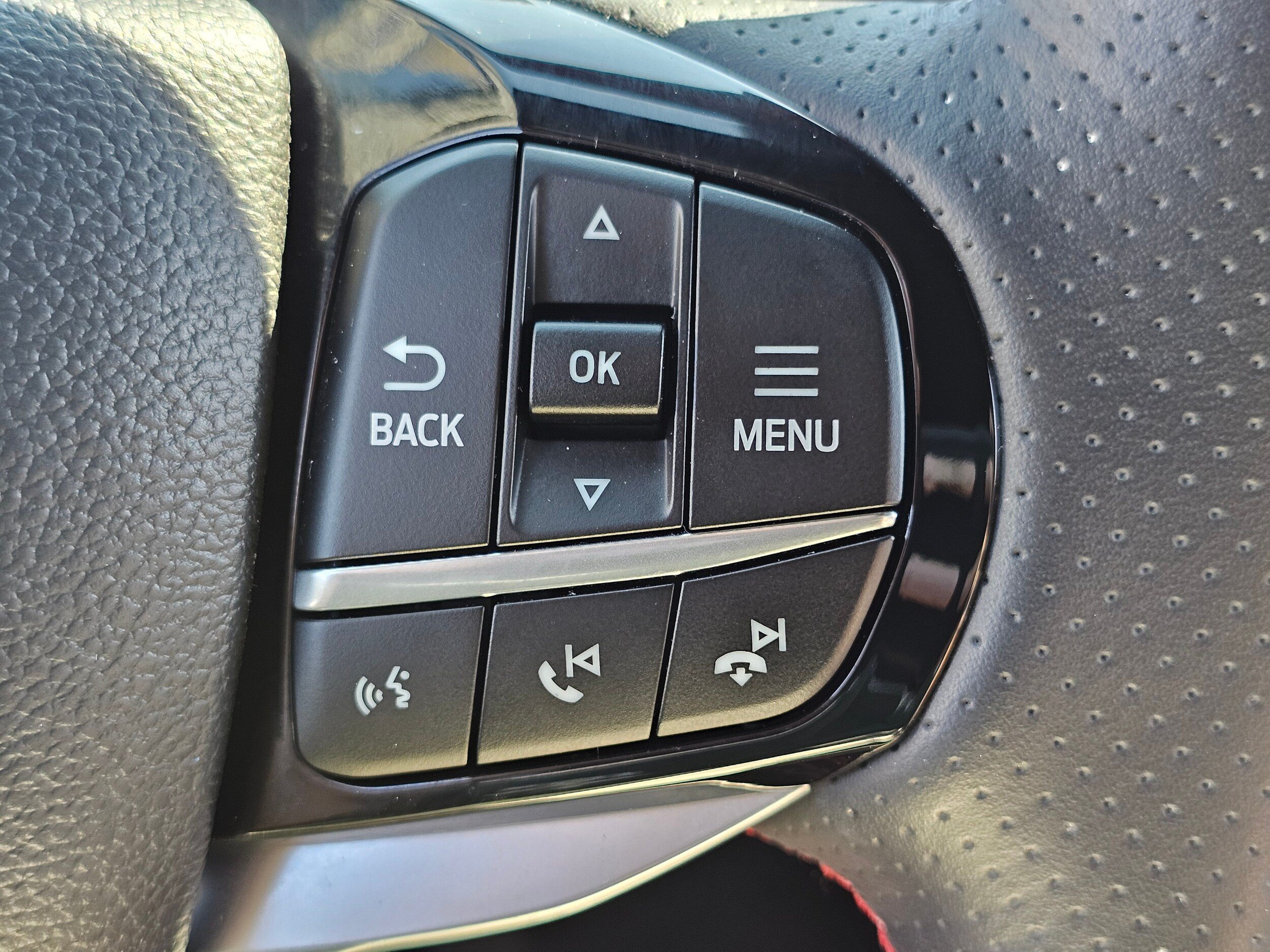 Used 2025 Ford Explorer ST w/ Sun And Sound Package AWD/4WD image 26