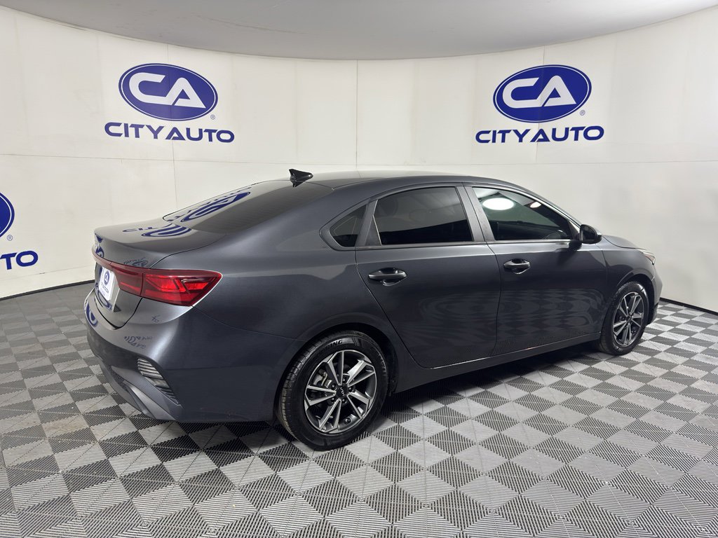 Used 2023 Kia Forte LXS image 3
