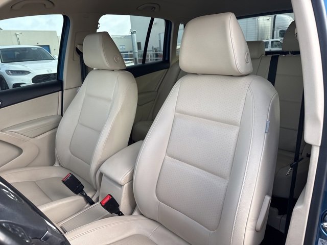 Used 2017 Volkswagen Tiguan S image 16