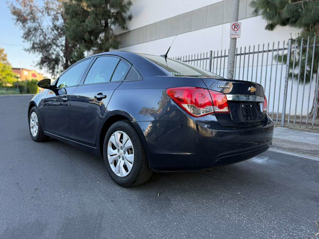 Used 2014 Chevrolet Cruze LS image 9
