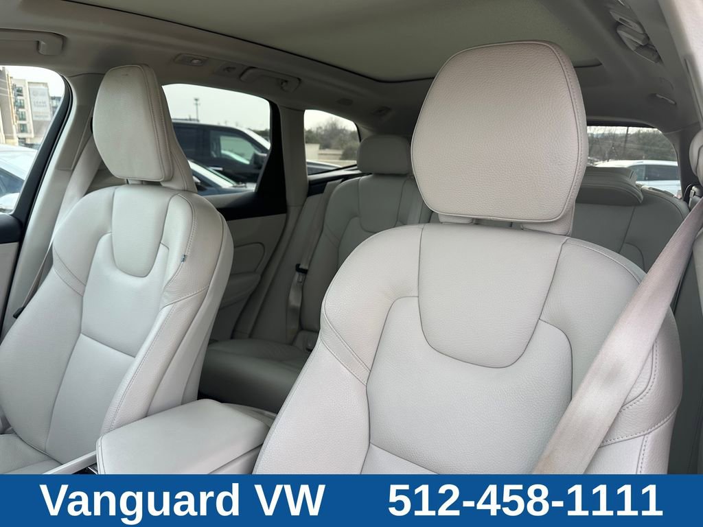 Used 2023 Volvo XC60 T8 Plus AWD/4WD image 9