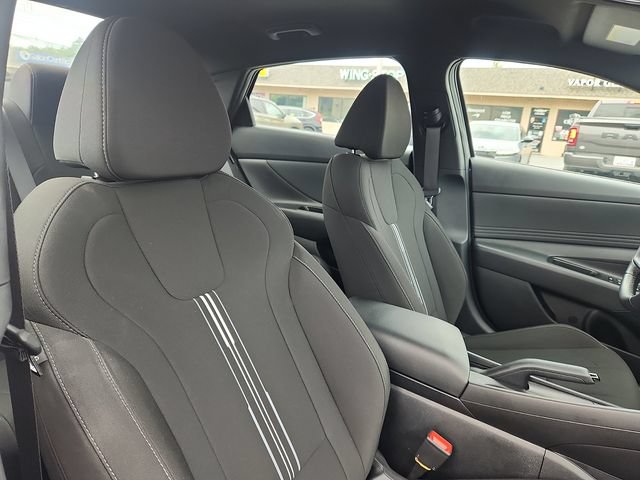 Used 2025 Hyundai Elantra Sport w/ Cargo Package FWD image 33