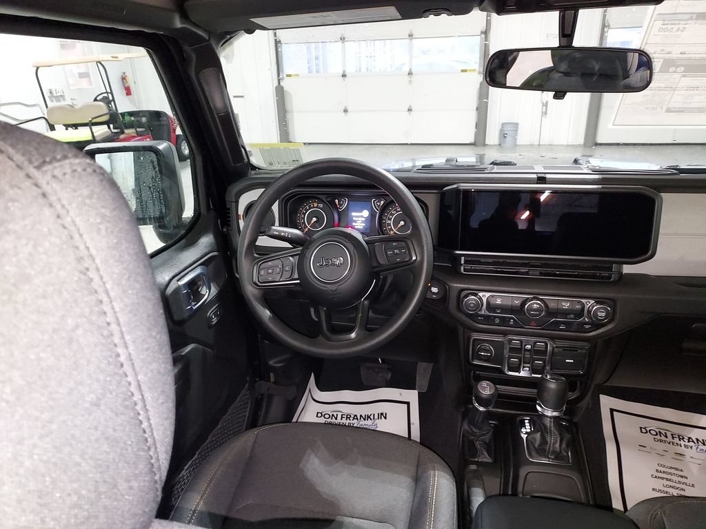 New 2026 Jeep Gladiator Sport AWD/4WD image 15