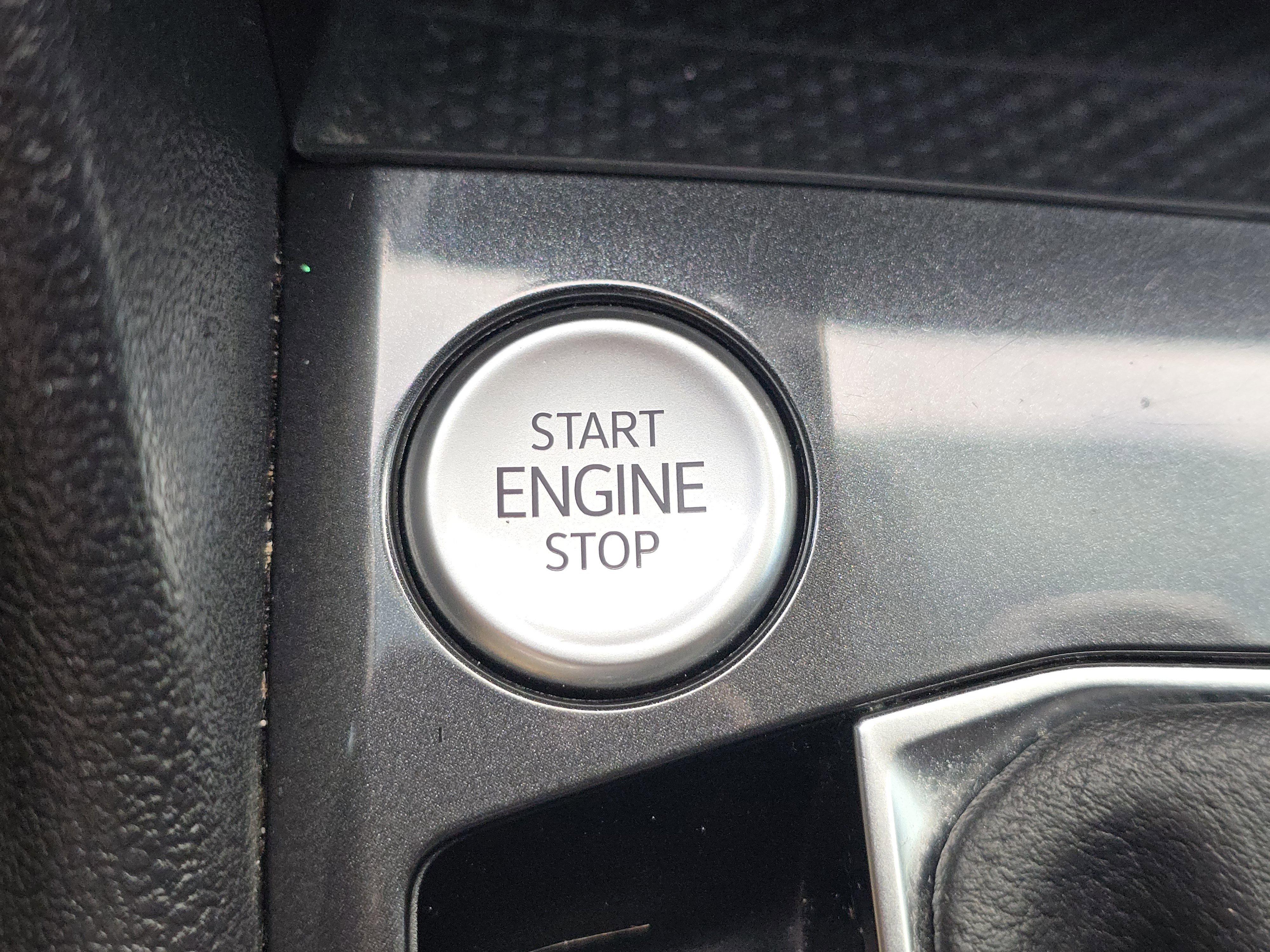 Used 2022 Volkswagen Tiguan SE image 26