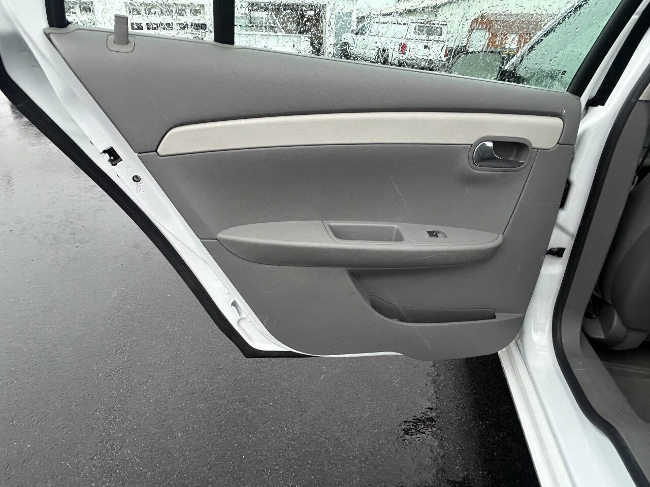 Used 2010 Chevrolet Malibu LS FWD image 15