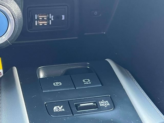 Certified 2021 Toyota Venza LE w/ Carpet Mat Package (TMS) AWD/4WD image 35